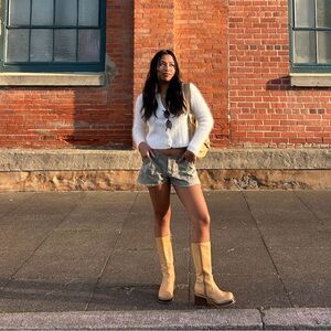 Meet your Posher, Maya